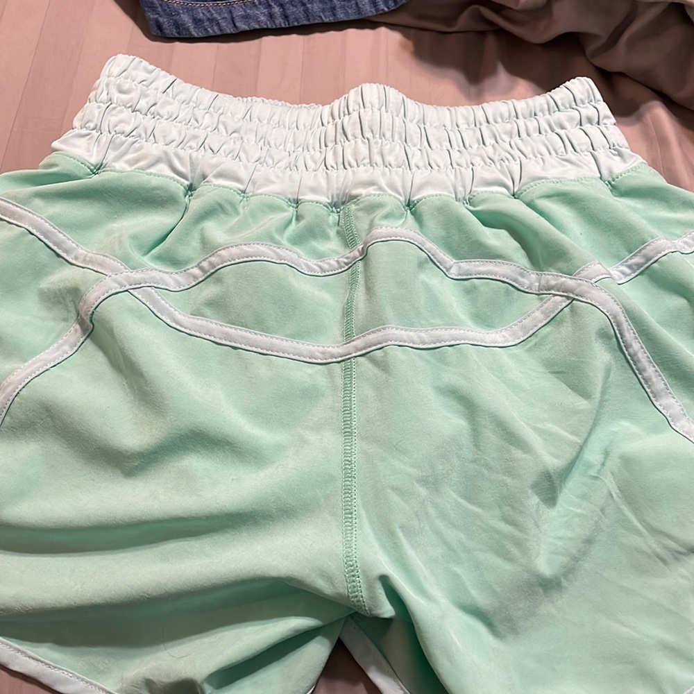 Lululemon tracker shorts